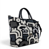 Τσάντα maxi tote Rosa πολύχρωμο μπλε Hunter σε πλάγια όψη, με μαύρα χεράκια και λουράκι