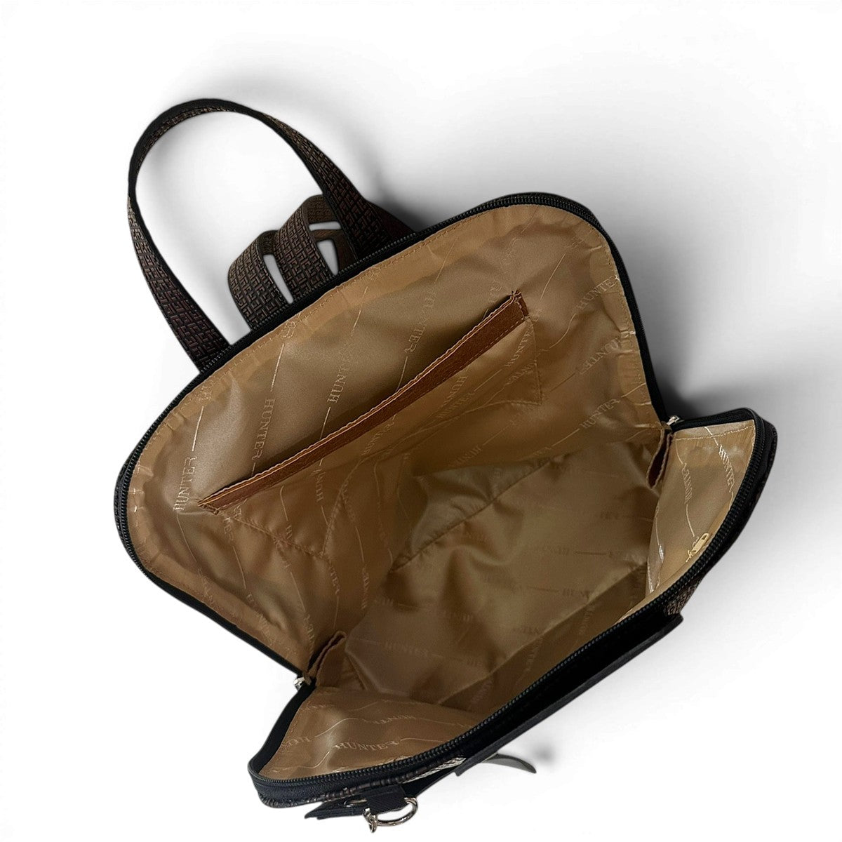 Τσάντα Πλάτης Oval Taurus μαύρο Hunter, διαστάσεις μήκος 33 εκ., πλάτος 13 εκ., ύψος 34 εκ.